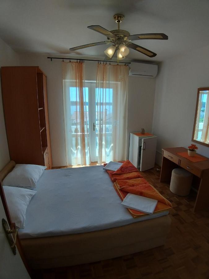 Balen Guest House Rab Town Exterior photo