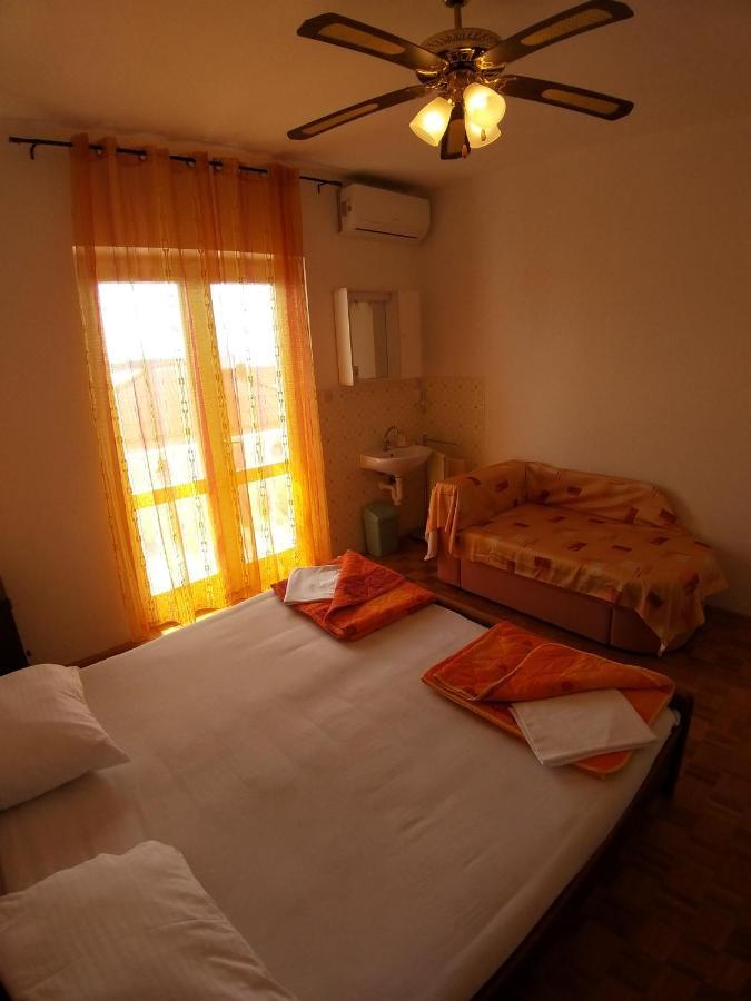 Balen Guest House Rab Town Exterior photo